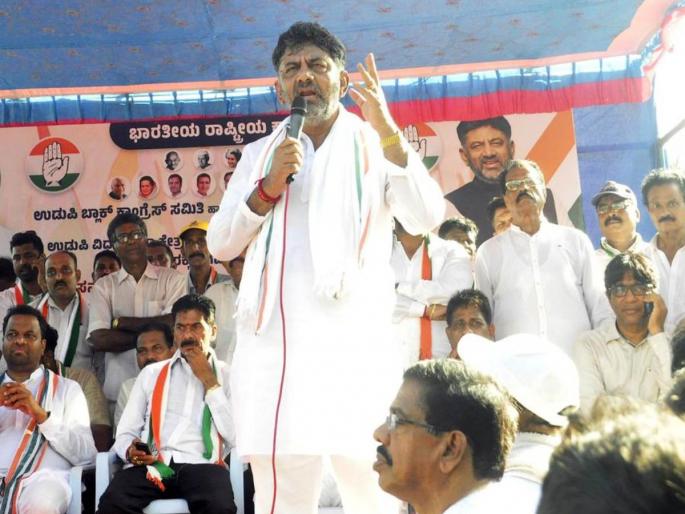 BJP has focused on five districts in Karnataka and has put in effort to topple five opposition leaders | रणनीती तयार, पाच जिल्हे, पाच नेते भाजपचे ‘टार्गेट’, सिद्धरामय्या, शेट्टर, सवदी, शिवकुमार, प्रियांक खरगे ‘रडार’वर BJP has focused on five districts in Karnataka and has put in effort to topple five opposition leaders | रणनीती तयार, पाच जिल्हे, पाच नेते भाजपचे ‘टार्गेट’, सिद्धरामय्या, शेट्टर, सवदी, शिवकुमार, प्रियांक खरगे ‘रडार’वर