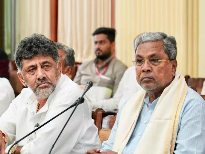 Politics heated up in Karnataka as soon as the caste census report was leaked, a controversy arose within the Congress itself | कर्नाटकात जातीय जनगणना अहवाल लीक होताच राजकारण तापलं, काँग्रेसमध्येच निर्माण झाला वाद Politics heated up in Karnataka as soon as the caste census report was leaked, a controversy arose within the Congress itself | कर्नाटकात जातीय जनगणना अहवाल लीक होताच राजकारण तापलं, काँग्रेसमध्येच निर्माण झाला वाद