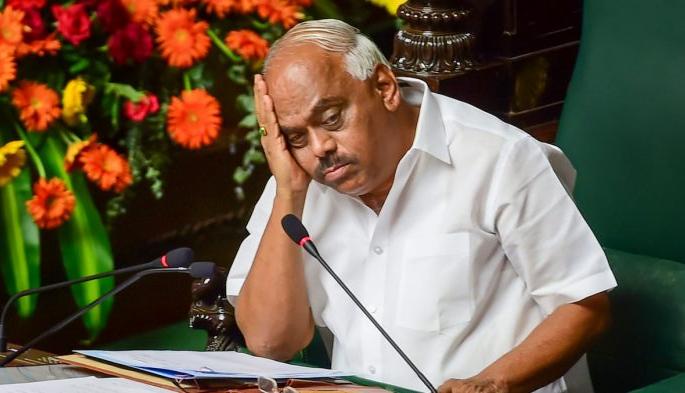 when conclude floor test in Assembly is karnatak Speaker's Decision, supreme court given view on petition | बहुमत चाचणी कधी घ्यावी, हा विधानसभा अध्यक्षांचा निर्णय; कुमारस्वामींना दिलासा when conclude floor test in Assembly is karnatak Speaker's Decision, supreme court given view on petition | बहुमत चाचणी कधी घ्यावी, हा विधानसभा अध्यक्षांचा निर्णय; कुमारस्वामींना दिलासा