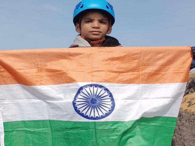 Ten year old Kartik More climbs 450 foot vanarlingi sulaka in juunar | शानदार! जबरदस्त!! दहा वर्षांच्या कार्तिक मोरेने पार केला ४५० फूट उंचीचा वानरलिंगी सुळका Ten year old Kartik More climbs 450 foot vanarlingi sulaka in juunar | शानदार! जबरदस्त!! दहा वर्षांच्या कार्तिक मोरेने पार केला ४५० फूट उंचीचा वानरलिंगी सुळका