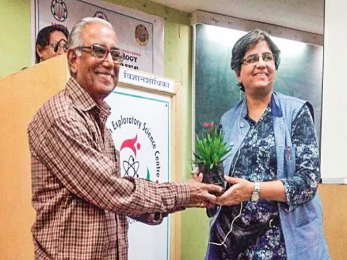 Lifestyle changes need to be done to reduce the carb : Dr. Priyadarshini Karve; talk show on 'carbvapar' | कर्बभार कमी करण्यासाठी जीवनशैलीत बदल आवश्यक : डॉ. प्रियदर्शिनी कर्वे; ‘कर्बवापर’वर गप्पा