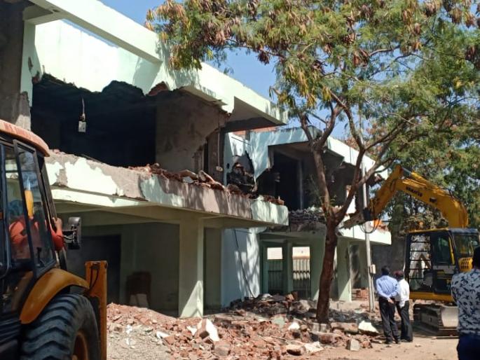 After pimpri Municipal Corporation the pradhikaran also started action on unauthorized construction | पिंपरीत महापालिकेच्या पाठोपाठ प्राधिकारणानेही सुरू केली अनधिकृत बांधकामावर कारवाई After pimpri Municipal Corporation the pradhikaran also started action on unauthorized construction | पिंपरीत महापालिकेच्या पाठोपाठ प्राधिकारणानेही सुरू केली अनधिकृत बांधकामावर कारवाई