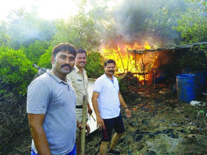 harsh action against Sandimafia | कठोर कारवाईने समाजकंटक हादरले, रेतीमाफियांनाही चाप, २ कोटी २५ लाखांचा ऐवज जप्त harsh action against Sandimafia | कठोर कारवाईने समाजकंटक हादरले, रेतीमाफियांनाही चाप, २ कोटी २५ लाखांचा ऐवज जप्त