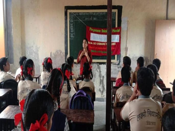 In the world of fowling birds, "Spontaneous participation of students in the party information workshop | विद्यार्थी रमले पक्ष्यांच्या दुनियेत, "पक्षांची माहिती कार्यशाळेत विद्यार्थ्यांचा उत्स्फूर्त सहभाग 