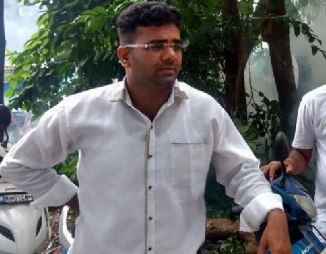 If the 'MNS activist' had listened to it, it would have saved 14 people | #KamalaMillsFire - 'या' मनसे कार्यकर्त्याचे ऐकले असते तर वाचले असते 14 जणांचे प्राण If the 'MNS activist' had listened to it, it would have saved 14 people | #KamalaMillsFire - 'या' मनसे कार्यकर्त्याचे ऐकले असते तर वाचले असते 14 जणांचे प्राण