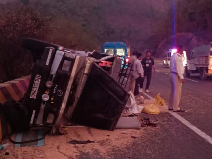 Cruiser accident in Kasara Ghat; One girl was killed and seven others were injured | कसारा घाटात क्रूझरचा अपघात; एका मुलीचा मृत्यू तर 7 जण जखमी Cruiser accident in Kasara Ghat; One girl was killed and seven others were injured | कसारा घाटात क्रूझरचा अपघात; एका मुलीचा मृत्यू तर 7 जण जखमी