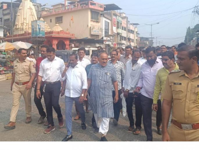 Shahapur shaken, shooting at jeweler's salesman one killed in shooting | शहापूर हादरले, ज्वेलर्सच्या सेल्समनवर गोळीबार; गोळीबारात एकाचा मृत्यू Shahapur shaken, shooting at jeweler's salesman one killed in shooting | शहापूर हादरले, ज्वेलर्सच्या सेल्समनवर गोळीबार; गोळीबारात एकाचा मृत्यू