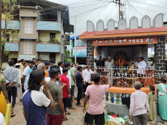 protest movement of maratha community against state government in kasara | मराठा समाजाचे राज्य शासनाविरोधात कसाऱ्यात निषेध आंदोलन