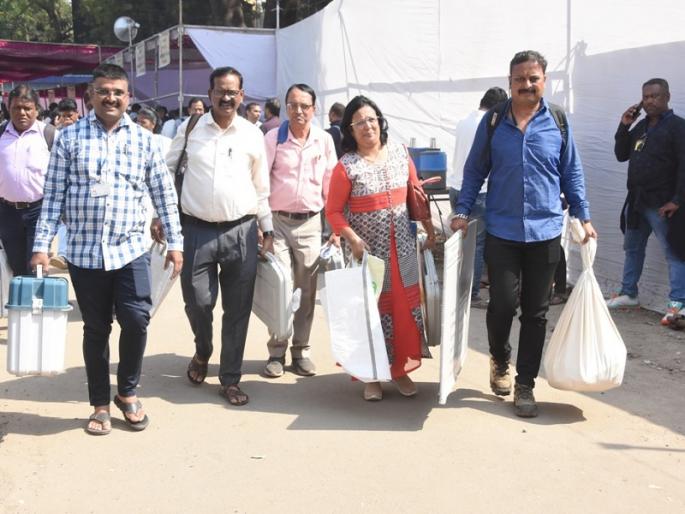 Kasba By Election Distribution of Voting Material for Kasba Peth Constituency By-Election | Kasba By Election | कसबा पेठ मतदारसंघ पोटनिवडणूकीसाठी मतदान साहित्याचे वाटप