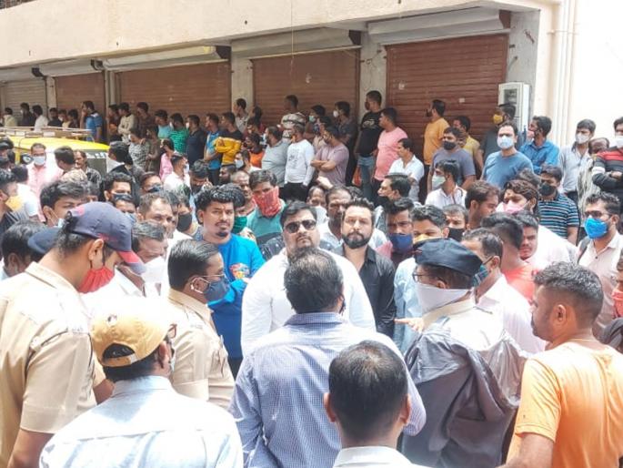 angry mob beats up MMRDA officials in kasheli bhiwandi | भिवंडी: कशेळीत बांधकामांवर कारवाई करण्यासाठी गेलेल्या MMRDA अधिकाऱ्यांना संतप्त जमावाची मारहाण angry mob beats up MMRDA officials in kasheli bhiwandi | भिवंडी: कशेळीत बांधकामांवर कारवाई करण्यासाठी गेलेल्या MMRDA अधिकाऱ्यांना संतप्त जमावाची मारहाण