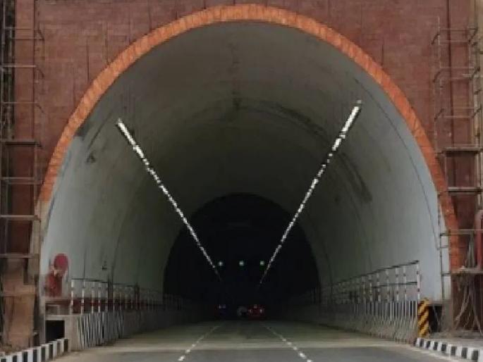 Both tunnels which are alternatives to Kashedi Ghat on Mumbai Goa highway open for traffic on Monday | मुंबई-गोवा महामार्गावरील कशेडीचा दुसरा बोगदाही खुला, शिमगोत्सवात चाकरमान्यांचा प्रवास होणार सुखकर Both tunnels which are alternatives to Kashedi Ghat on Mumbai Goa highway open for traffic on Monday | मुंबई-गोवा महामार्गावरील कशेडीचा दुसरा बोगदाही खुला, शिमगोत्सवात चाकरमान्यांचा प्रवास होणार सुखकर