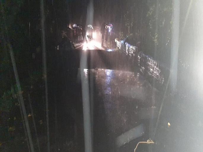 bridge carried away heavy rains near Kashid village one man died | काशिद गावाजवळ पुल गेला वाहून; एकाचा मृत्यू bridge carried away heavy rains near Kashid village one man died | काशिद गावाजवळ पुल गेला वाहून; एकाचा मृत्यू