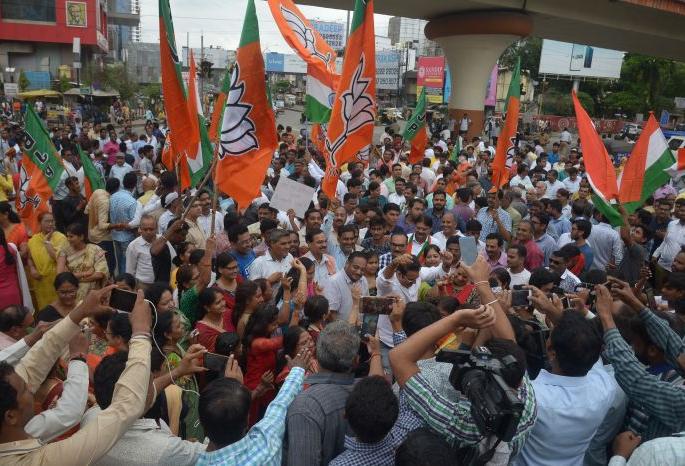 One flag, one Constitution: Welcome to the Jammu and Kashmir Decision in the Sub-Capital | एक निशाण, एक संविधान : ‘जम्मू काश्मीर’च्या निर्णयाचे उपराजधानीत स्वागत One flag, one Constitution: Welcome to the Jammu and Kashmir Decision in the Sub-Capital | एक निशाण, एक संविधान : ‘जम्मू काश्मीर’च्या निर्णयाचे उपराजधानीत स्वागत