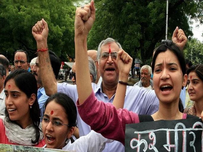 Abrogation of Article 370 in Kashmir has made no difference; Pundits' strong displeasure | काश्मीरमध्ये ३७० कलम रद्द केल्याचा काहीच फरक पडला नाही; पंडितांची तीव्र नाराजी Abrogation of Article 370 in Kashmir has made no difference; Pundits' strong displeasure | काश्मीरमध्ये ३७० कलम रद्द केल्याचा काहीच फरक पडला नाही; पंडितांची तीव्र नाराजी