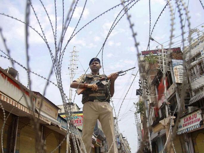 Maharashtra has the highest benefit of eliminating Article 2 | Jammu & Kashmir: मोदी-शहांच्या 'मिशन काश्मीर'चा भाजपाला 'मिशन महाराष्ट्र'साठी महाफायदा! Maharashtra has the highest benefit of eliminating Article 2 | Jammu & Kashmir: मोदी-शहांच्या 'मिशन काश्मीर'चा भाजपाला 'मिशन महाराष्ट्र'साठी महाफायदा!