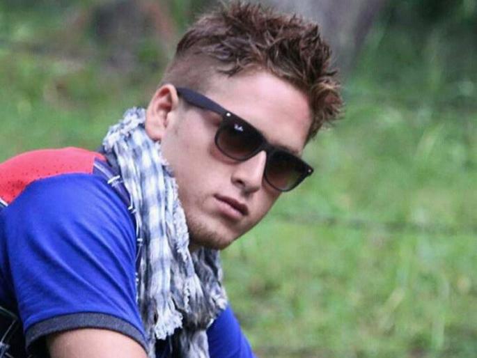 Kashmiri footballer Majid Irshad who had joined the terrorist organization returns home | दहशतवादी संघटनेत सामील झालेल्या काश्मिरी फुटबॉलपटूची 'घरवापसी', लोकांनी केलेल्या आवाहनानंतर परतला घरी