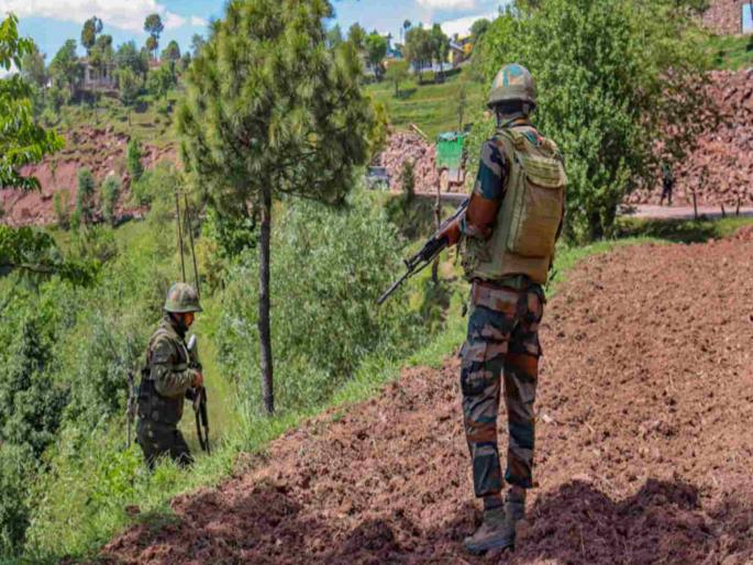 Clashes in Kashmir Another jawan martyred 6 militants killed | काश्मिरात चकमक; दुसरा जवान शहीद, ६ अतिरेक्यांचा खात्मा Clashes in Kashmir Another jawan martyred 6 militants killed | काश्मिरात चकमक; दुसरा जवान शहीद, ६ अतिरेक्यांचा खात्मा