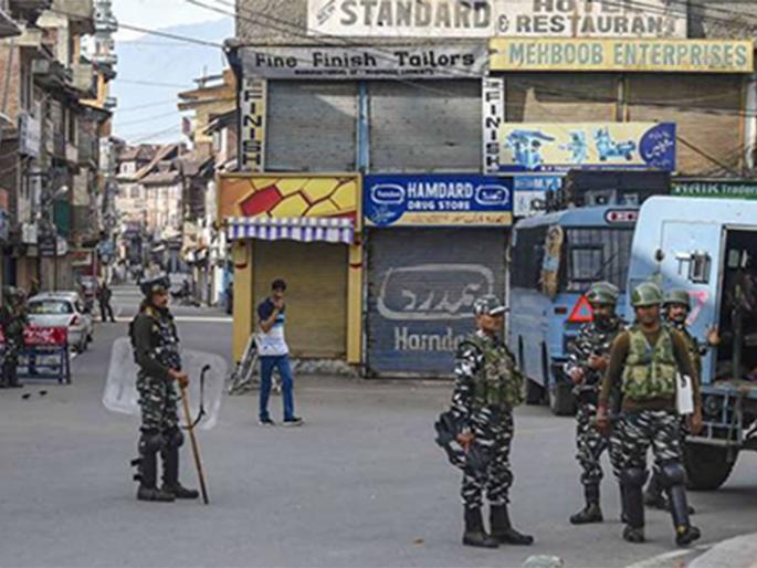 If the situation is normal in Kashmir, why send two ministers there? | काश्मीरमध्ये परिस्थिती सामान्य, तर ३६ मंत्री तिकडे का पाठवता? If the situation is normal in Kashmir, why send two ministers there? | काश्मीरमध्ये परिस्थिती सामान्य, तर ३६ मंत्री तिकडे का पाठवता?