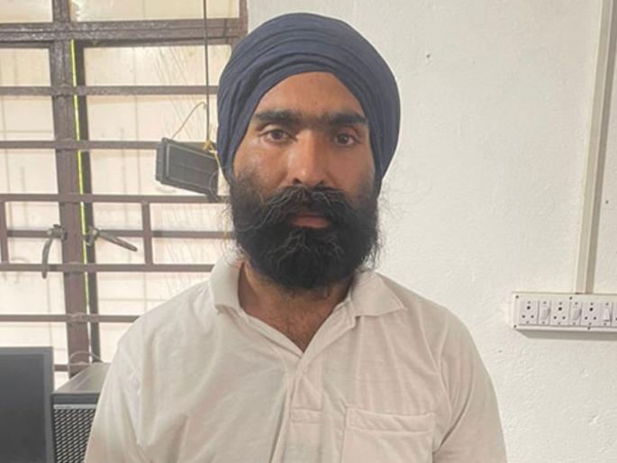 NIA nabs key Khalistani kashmir singh operative involved in 2016 Nabha jail break escape | एनआयएची मोठी कारवाई, खलिस्तानी दहशतवादी बलबीर सिंगच्या मुसक्या आवळल्या NIA nabs key Khalistani kashmir singh operative involved in 2016 Nabha jail break escape | एनआयएची मोठी कारवाई, खलिस्तानी दहशतवादी बलबीर सिंगच्या मुसक्या आवळल्या