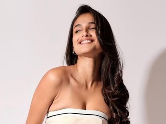 Money was kept in the cupboard on July 6, if you look at it on July 9...; Theft in the actress's house kashish kapoor; Crime at the house gate | ६ जुलैला पैसे कपाटात ठेवले, ९ जुलैला पाहते तर...; अभिनेत्रीच्या घरात चोरी; घरगड्यावर गुन्हा Money was kept in the cupboard on July 6, if you look at it on July 9...; Theft in the actress's house kashish kapoor; Crime at the house gate | ६ जुलैला पैसे कपाटात ठेवले, ९ जुलैला पाहते तर...; अभिनेत्रीच्या घरात चोरी; घरगड्यावर गुन्हा
