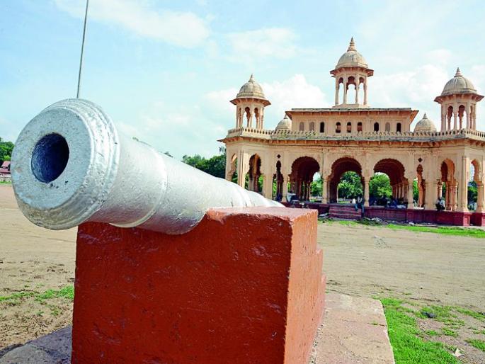 Historical heritage of Nagpur: Kasturchand Park, which is a testimony to historians | नागपूरचा ऐतिहासिक वारसा : ऐतिहासिकतेची साक्ष पटविणारे कस्तूरचंद पार्क Historical heritage of Nagpur: Kasturchand Park, which is a testimony to historians | नागपूरचा ऐतिहासिक वारसा : ऐतिहासिकतेची साक्ष पटविणारे कस्तूरचंद पार्क