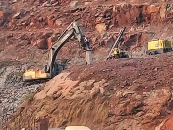 The hard shell in Parashuram Ghat finally broke after 9 months | परशुराम घाटातील कठीण कातळ अखेर ९ महिन्यांनी फुटला! The hard shell in Parashuram Ghat finally broke after 9 months | परशुराम घाटातील कठीण कातळ अखेर ९ महिन्यांनी फुटला!