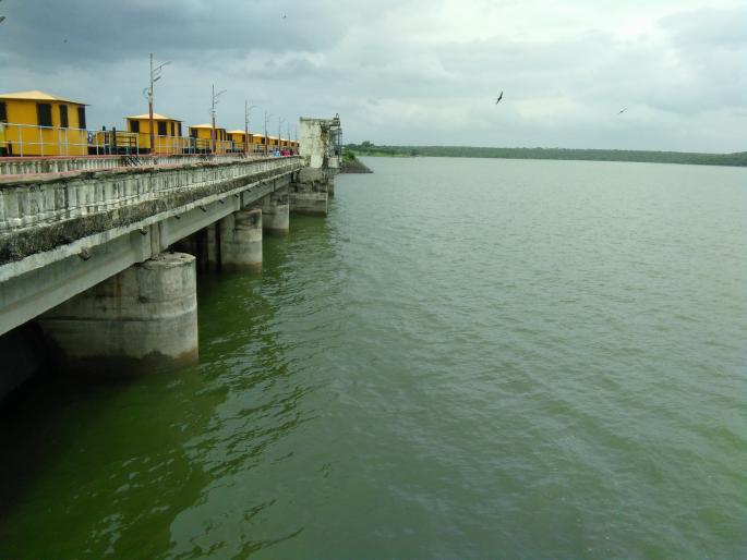 0.5 mm cubic water released from Kateputera dam! | काटेपूर्णा धरणातून ०.५ एमएमक्युब पाणी सोडले! 0.5 mm cubic water released from Kateputera dam! | काटेपूर्णा धरणातून ०.५ एमएमक्युब पाणी सोडले!
