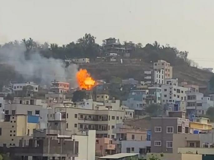 Explosion of 10 guns cylinders in a row in Katraj Pune | Video: पुण्यातील कात्रजमध्ये एकापाठोपाठ २० ते २५ गँस सिलेंडरचा स्फोट Explosion of 10 guns cylinders in a row in Katraj Pune | Video: पुण्यातील कात्रजमध्ये एकापाठोपाठ २० ते २५ गँस सिलेंडरचा स्फोट