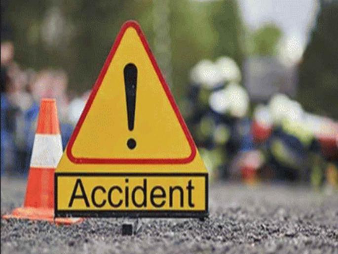 Woman died and another was seriously injured in a Katraj accident after being hit by an Eicher truck | पुण्यात आयशरची स्कूटीला धडक, महिलेला फरफटत नेल्याने मृत्यू; वेळेत रुग्णवाहिका न आल्याने लोकांचा संताप Woman died and another was seriously injured in a Katraj accident after being hit by an Eicher truck | पुण्यात आयशरची स्कूटीला धडक, महिलेला फरफटत नेल्याने मृत्यू; वेळेत रुग्णवाहिका न आल्याने लोकांचा संताप