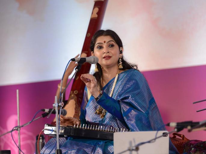 Decade-long joy of singing at Sawai Gandharva Bhimsen Festival is great said Renowned singer Kaushiki Chakraborty | सवाई गंधर्व भीमसेन महोत्सवात गायनाच्या दशकपूर्तीचा आनंद निराळा: कौशिकी चक्रवर्ती Decade-long joy of singing at Sawai Gandharva Bhimsen Festival is great said Renowned singer Kaushiki Chakraborty | सवाई गंधर्व भीमसेन महोत्सवात गायनाच्या दशकपूर्तीचा आनंद निराळा: कौशिकी चक्रवर्ती
