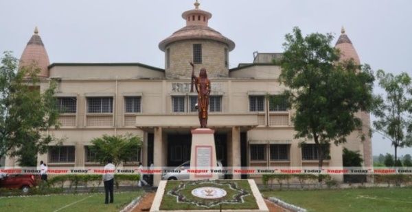 D.Litt. An uproar over graduation; Controversial move of Kavi Vice Chancellor Kalidas Sanskrit University | डी.लिट. पदवीवरून उठला गदारोळ; कवि कुलगुरू कालिदास संस्कृत विद्यापीठाचे वादग्रस्त पाऊल D.Litt. An uproar over graduation; Controversial move of Kavi Vice Chancellor Kalidas Sanskrit University | डी.लिट. पदवीवरून उठला गदारोळ; कवि कुलगुरू कालिदास संस्कृत विद्यापीठाचे वादग्रस्त पाऊल