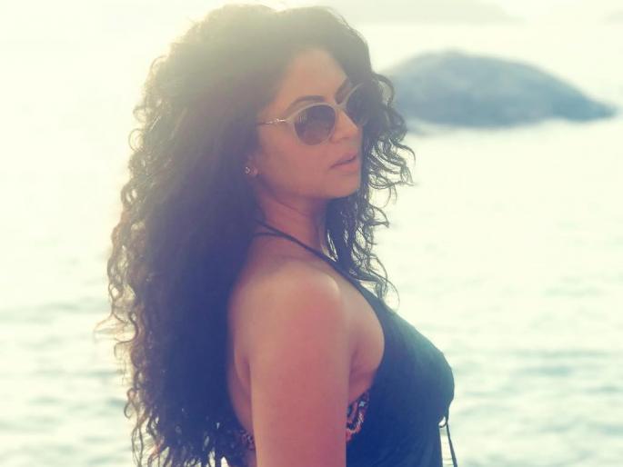 Kavita Kaushik quite Facebook | कविता कौशिकने ह्या कारणासाठी फेसबुकला केला रामराम Kavita Kaushik quite Facebook | कविता कौशिकने ह्या कारणासाठी फेसबुकला केला रामराम