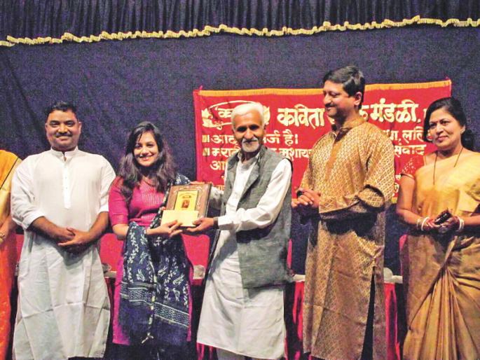 The number of good results of technology : Spruha Joshi; win Karam tej award | तंत्रज्ञानाच्या चांगल्या परिणामांची संख्या जास्त : स्पृहा जोशी; करम तेज पुरस्कार प्रदान The number of good results of technology : Spruha Joshi; win Karam tej award | तंत्रज्ञानाच्या चांगल्या परिणामांची संख्या जास्त : स्पृहा जोशी; करम तेज पुरस्कार प्रदान