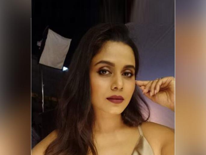 Actress Hemangi kavi's 'Tamasha Live' looks out | हेमांगी कवीचा 'तमाशा लाईव्ह'मधील लूक जोमात, चाहते म्हणाले- फायर है फायर...! Actress Hemangi kavi's 'Tamasha Live' looks out | हेमांगी कवीचा 'तमाशा लाईव्ह'मधील लूक जोमात, चाहते म्हणाले- फायर है फायर...!