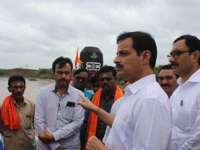 Guardian Minister visits Akola to Gandhigram Kawad Yatra road | पालकमंत्र्यांनी केली अकोला ते गांधीग्राम कावड यात्रा मार्गाची पाहणी Guardian Minister visits Akola to Gandhigram Kawad Yatra road | पालकमंत्र्यांनी केली अकोला ते गांधीग्राम कावड यात्रा मार्गाची पाहणी