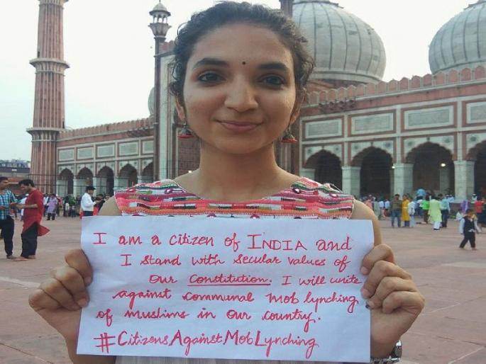 Pakistani girl's strap with photo of Indian girl Action Taken By Twitter | भारतीय मुलीच्या फोटोसोबत पाकिस्तान डिफेन्सची छेडछाड! ट्विटरनं केली कारवाई Pakistani girl's strap with photo of Indian girl Action Taken By Twitter | भारतीय मुलीच्या फोटोसोबत पाकिस्तान डिफेन्सची छेडछाड! ट्विटरनं केली कारवाई