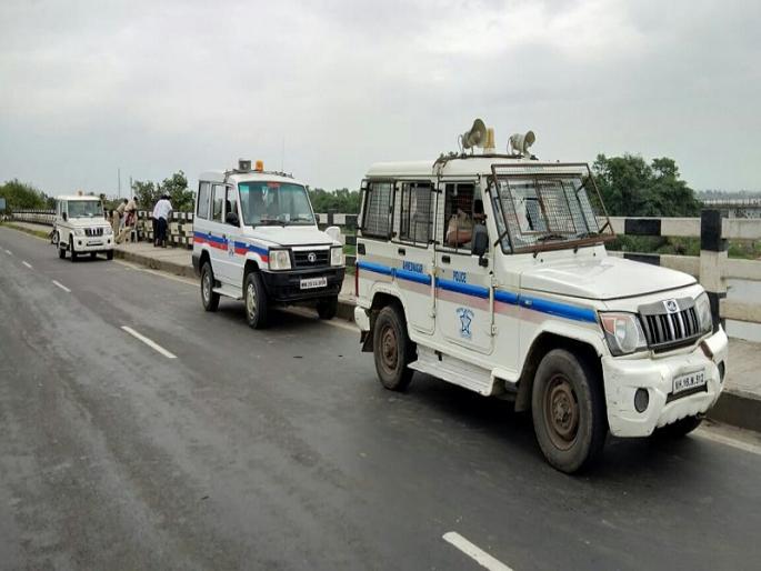 Kakasaheb Shinde's Dishchari Ridhi: Transport on the Nagar-Aurangabad highway, police station deployed | काकासाहेब शिंदे यांचा दशक्रिया विधी : नगर-औरंगाबाद महामार्गावरील वाहतूक वळविली, पोलीस बंदोबस्त तैनात Kakasaheb Shinde's Dishchari Ridhi: Transport on the Nagar-Aurangabad highway, police station deployed | काकासाहेब शिंदे यांचा दशक्रिया विधी : नगर-औरंगाबाद महामार्गावरील वाहतूक वळविली, पोलीस बंदोबस्त तैनात