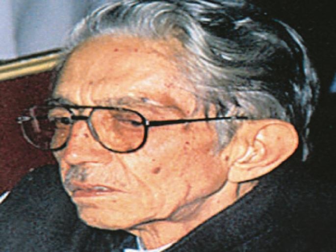 The talented Urdu poet Kazi Salim won a Lok Sabha elections just rupees 1 lakhs | प्रतिभावंत उर्दू कवी काझी सलीम यांनी एक लाखात जिंकली होती लोकसभा निवडणूक The talented Urdu poet Kazi Salim won a Lok Sabha elections just rupees 1 lakhs | प्रतिभावंत उर्दू कवी काझी सलीम यांनी एक लाखात जिंकली होती लोकसभा निवडणूक