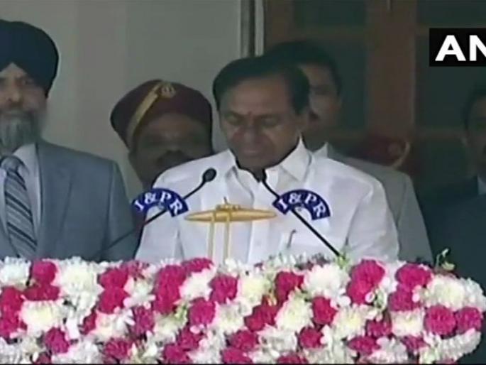 'Kesir Ane Nanu', Chandrasekhar Rao took oath as chief minister | 'केसीर अने नेनू', चंद्रशेखर राव यांनी घेतली मुख्यमंत्रीपदाची शपथ 'Kesir Ane Nanu', Chandrasekhar Rao took oath as chief minister | 'केसीर अने नेनू', चंद्रशेखर राव यांनी घेतली मुख्यमंत्रीपदाची शपथ