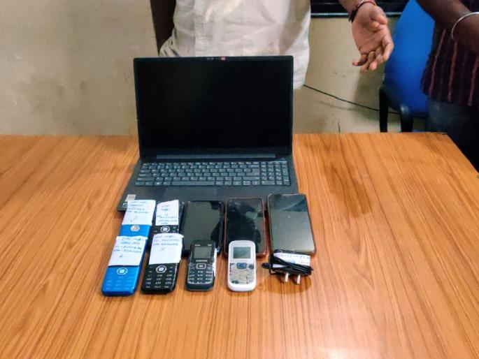 Taking bets on IPL cricket match while sitting in the car, 13 lakh 75 thousand was confiscated | आयपीएल क्रिकेट सामन्यावर कारमध्ये बसून घेत होते सट्टा, १३ लाख ७५ हजारांचा ऐवज जप्त