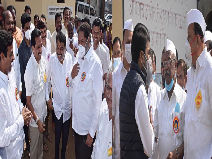 Kdcc Bank Election The ruling party is sure to win, but some are shocked | Kdcc Bank Election : सत्ताधाऱ्यांचा विजयी पक्का...पण काहींना धक्का Kdcc Bank Election The ruling party is sure to win, but some are shocked | Kdcc Bank Election : सत्ताधाऱ्यांचा विजयी पक्का...पण काहींना धक्का