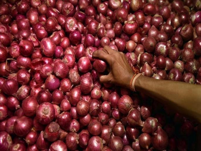 The foreigner will not sell the onion; Hint of Maratha Revolution Front | परदेशी कांदा विकू देणार नाही; मराठा क्रांती मोर्चाचा इशारा The foreigner will not sell the onion; Hint of Maratha Revolution Front | परदेशी कांदा विकू देणार नाही; मराठा क्रांती मोर्चाचा इशारा