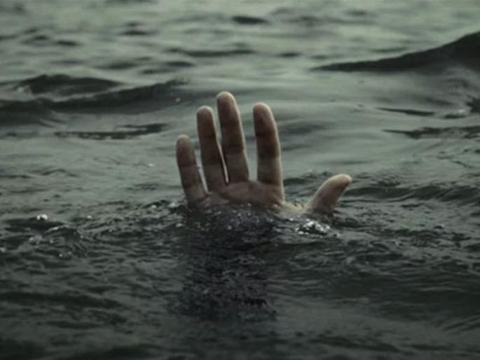 The tourist drowned after the water scooter overturned in the reservoir | जलाशयात वॉटर स्कूटर पलटी होऊन पर्यटक बुडाला The tourist drowned after the water scooter overturned in the reservoir | जलाशयात वॉटर स्कूटर पलटी होऊन पर्यटक बुडाला