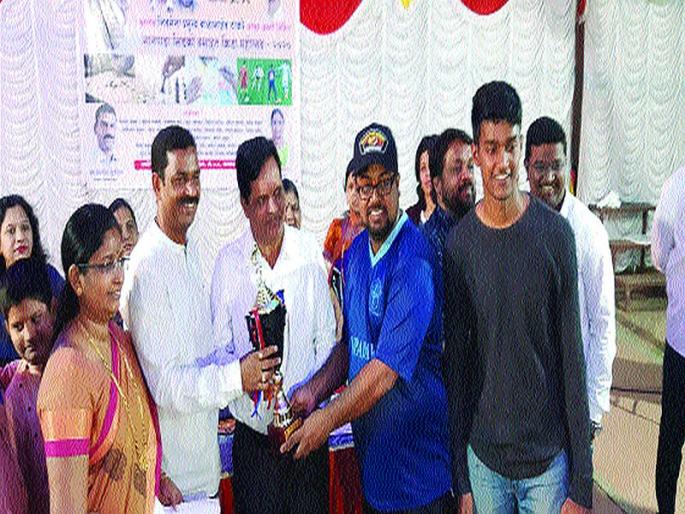 Sanpada residents experience art-sports festival | सानपाडावासीयांनी अनुभवला कला-क्रीडा महोत्सव Sanpada residents experience art-sports festival | सानपाडावासीयांनी अनुभवला कला-क्रीडा महोत्सव