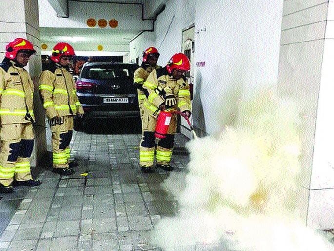 Midnight MacDrill by Fire Brigade in Kharghar | खारघरमध्ये अग्निशमन दलाद्वारे मध्यरात्री मॉकड्रिल Midnight MacDrill by Fire Brigade in Kharghar | खारघरमध्ये अग्निशमन दलाद्वारे मध्यरात्री मॉकड्रिल