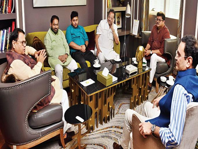 Emphasis on reducing general electricity bill; Nitin Raut, Satish Chaturvedi talk with Vijay Darda | सर्वसामान्यांचे वीज बिल कमी करण्यावर भर; नितीन राऊत, सतीश चतुर्वेदी यांची विजय दर्डा यांच्याशी चर्चा Emphasis on reducing general electricity bill; Nitin Raut, Satish Chaturvedi talk with Vijay Darda | सर्वसामान्यांचे वीज बिल कमी करण्यावर भर; नितीन राऊत, सतीश चतुर्वेदी यांची विजय दर्डा यांच्याशी चर्चा