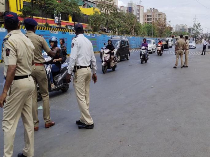 Action against six persons for violating traffic rules; 2 alcoholic driver's cars seized | वाहतुकीचे नियम मोडणाराया २४५ जणांवर कारवाई; ६ मद्यपी चालकांच्या गाड्या जप्त Action against six persons for violating traffic rules; 2 alcoholic driver's cars seized | वाहतुकीचे नियम मोडणाराया २४५ जणांवर कारवाई; ६ मद्यपी चालकांच्या गाड्या जप्त