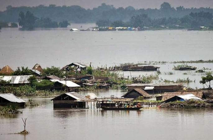 7 million people affected by floods in Assam | आसाममध्ये पुराचा ७० लाख लोकांना फटका