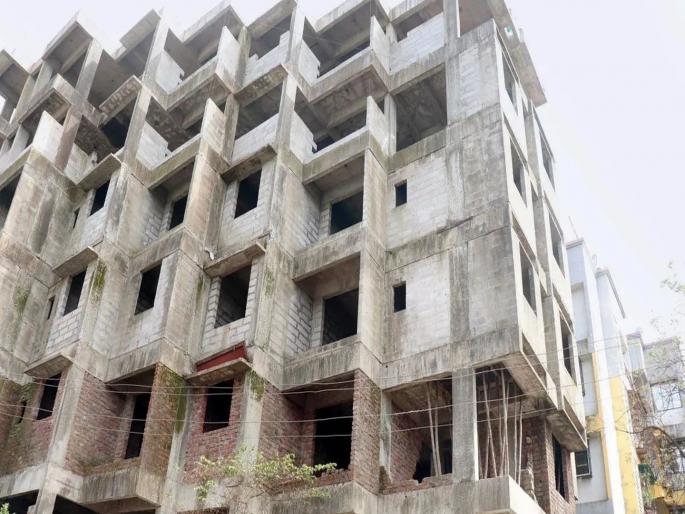 RERA certificate scam- Kalyan Dombivli Municipal Corporation (KDMC) will be demolishing the 65 illegal constructions building by the developers | निवडणूक संपताच KDMC तील २ हजार कुटुंबांचे वास्तव्य धोक्यात; सामान्य बुडाले, बिल्डर मोकाट RERA certificate scam- Kalyan Dombivli Municipal Corporation (KDMC) will be demolishing the 65 illegal constructions building by the developers | निवडणूक संपताच KDMC तील २ हजार कुटुंबांचे वास्तव्य धोक्यात; सामान्य बुडाले, बिल्डर मोकाट