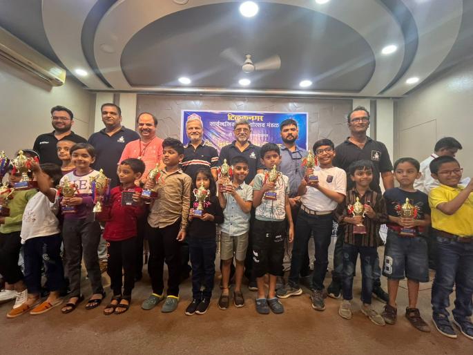 late Darshan Nimkar Memorial Chess Tournament with 180 contestants overwhelming response | कै. दर्शन निमकर स्मृती बुध्दिबळ स्पर्धेला १८० स्पर्धकांचा उदंड प्रतिसाद